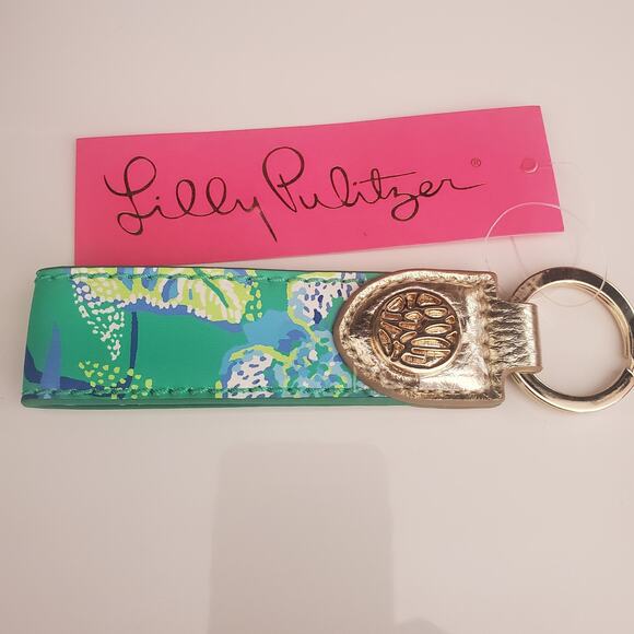 Lilly Pulitzer Accessories - Lilly Pulitzer Key Fob in Botanical Green in a Flutter Pattern Gold Tone NWT‎